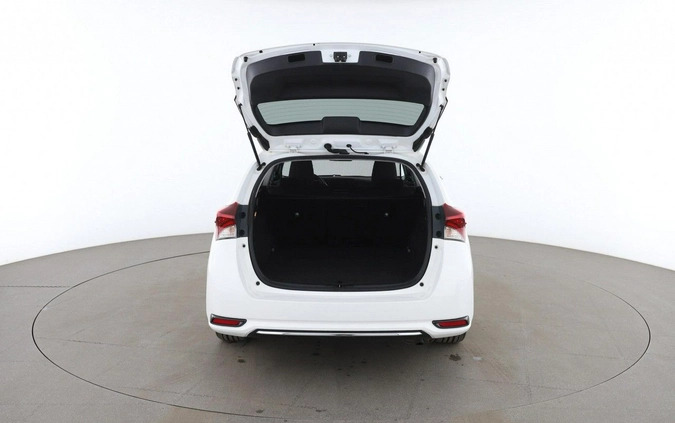 Toyota Auris cena 57200 przebieg: 164281, rok produkcji 2015 z Szczucin małe 352